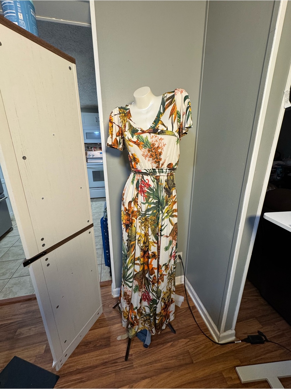 NWOT Hailey & Co Floral Maxi Dress with Short Sleeves - White/Green/Brown